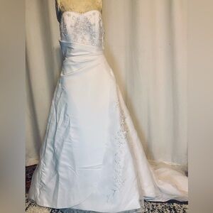 David's Bridal -Michelangelo Strapless White Wedding Gown